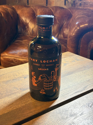 Fary Lochan Sæson 1 Dansk Single Malt Whisky flaske forside