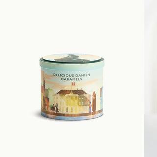 København kunstdåse illustreret af Mads Berg, fyldt med håndlavede flødekarameller fra Karamel Kompagniet på Bornholm – 300 g