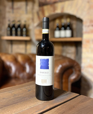 Flaske Tenute Costa Barolo Due Corti 2021 Barolo DOCG fra Piemonte – elegant rødvin på 100 % Nebbiolo