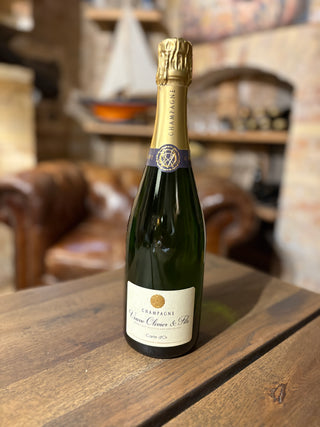 Veuve Olivier & Fils Sec Champagne 100% Meunier fotograferet i Maestro Vin miljø